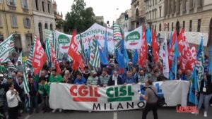 Corteo del Primo Maggio a Milano: “Festa dei Lavoratori non diventi slogan elettorale”