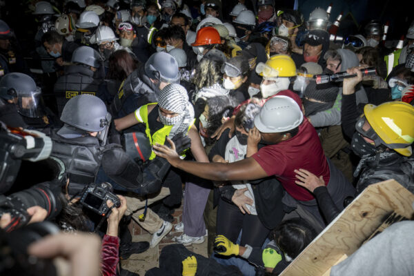 Usa, agente spara durante sgombero alla Columbia University: nessun ferito