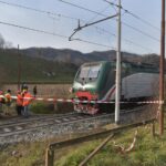 Investito e ucciso da treno nel Milanese, circolazione sospesa tra Parabiago e Legnano