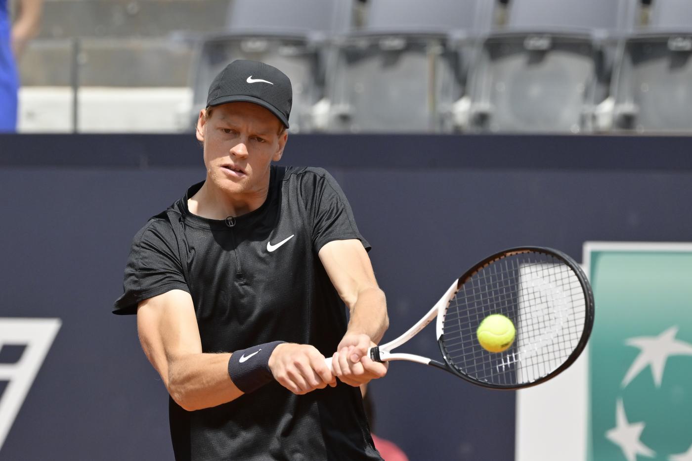 Jannik Sinner si ritira dagli Internazionali d’Italia