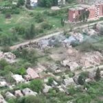 Ucraina, il villaggio di Ocheretyne devastato dalla guerra: le immagini areali sono impressionanti