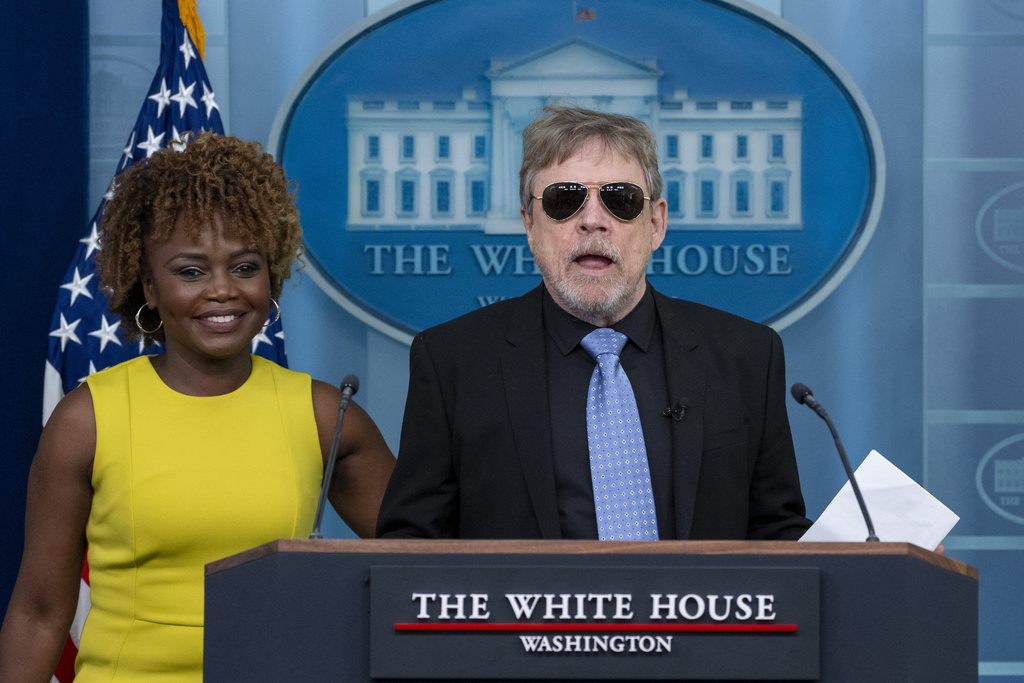 Star Wars Day, Mark Hamill alla Casa Bianca: “Biden come Obi-Wan Kenobi” Star Wars Day, Mark Hamill alla Casa Bianca: “Biden come Obi-Wan Kenobi”