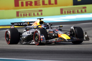 Gp Miami, Verstappen in pole nella sprint: Leclerc secondo