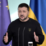 Ucraina, Zelensky inserito nella lista dei ricercati di Mosca