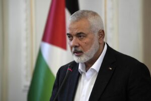 Il capo di Hamas Ismail Haniyeh incontra il ministro degli Esteri iraniano Hossein Amirabdollahian a Teheran, Iran