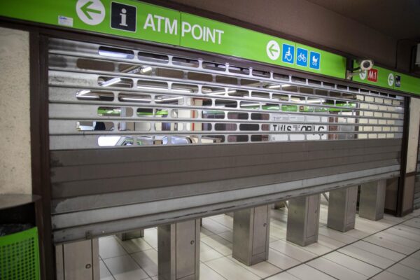 Trasporti, sciopero nazionale: chiuse diverse linee metro a Milano e Roma