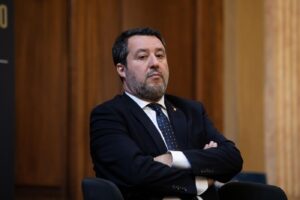 Europee, Salvini: “Macron guerrafondaio, tutta la vita Le Pen”