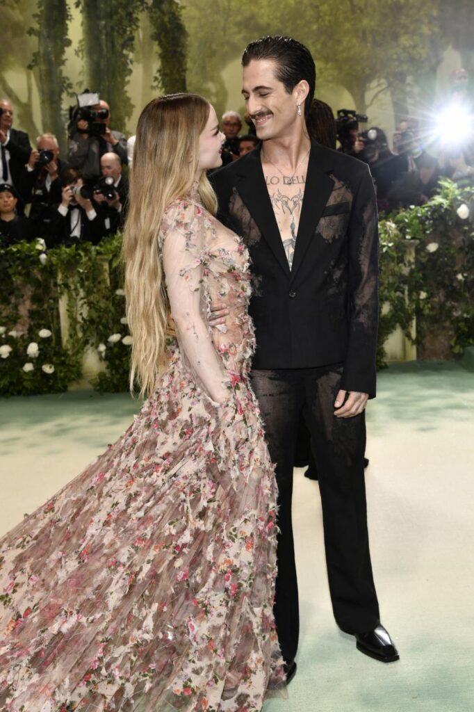 Met Gala 2024, Damiano dei Maneskin sul red carpet con la fidanzata ...