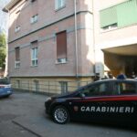 Parma, ergastolano in semilibertà sfregia compagna con l’acido