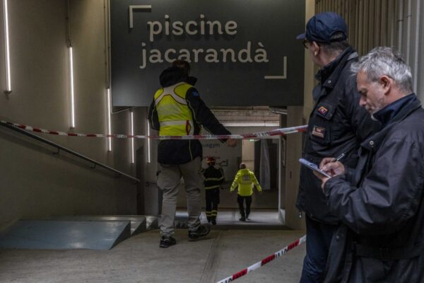 Milano, inalano vapori in piscina: intossicati 28 bambini