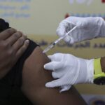 Covid, AstraZeneca ritira il suo vaccino in tutto il mondo