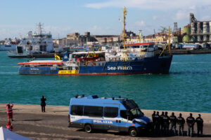 Migranti, Enac ferma i voli degli aerei Ong sul Mediterraneo