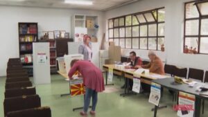 Macedonia del Nord, si vota per le presidenziali: urne aperte per il ballottaggio