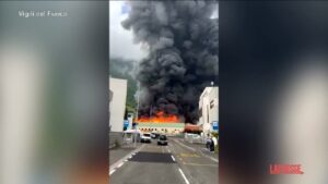 Bolzano, incendio nella sede di Alpitronic: chiuso lo spazio aereo