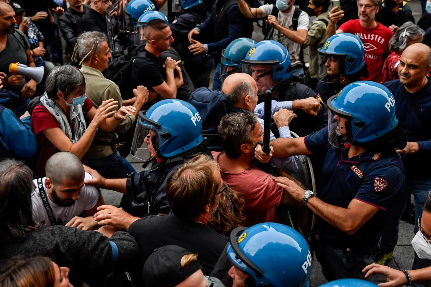 G7, scontri tra polizia e manifestanti a Venezia