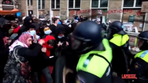 Amsterdam: polizia ferma protesta studenti pro-Gaza, decine di arresti