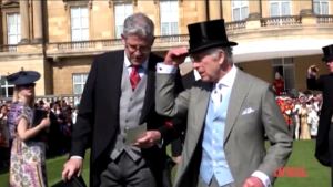 Re Carlo, festa in giardino a Buckingham Palace ma Harry non c’è (anche se è a Londra)