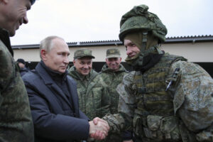 Ucraina, Putin: “La Russia farà di tutto per evitare un conflitto globale”