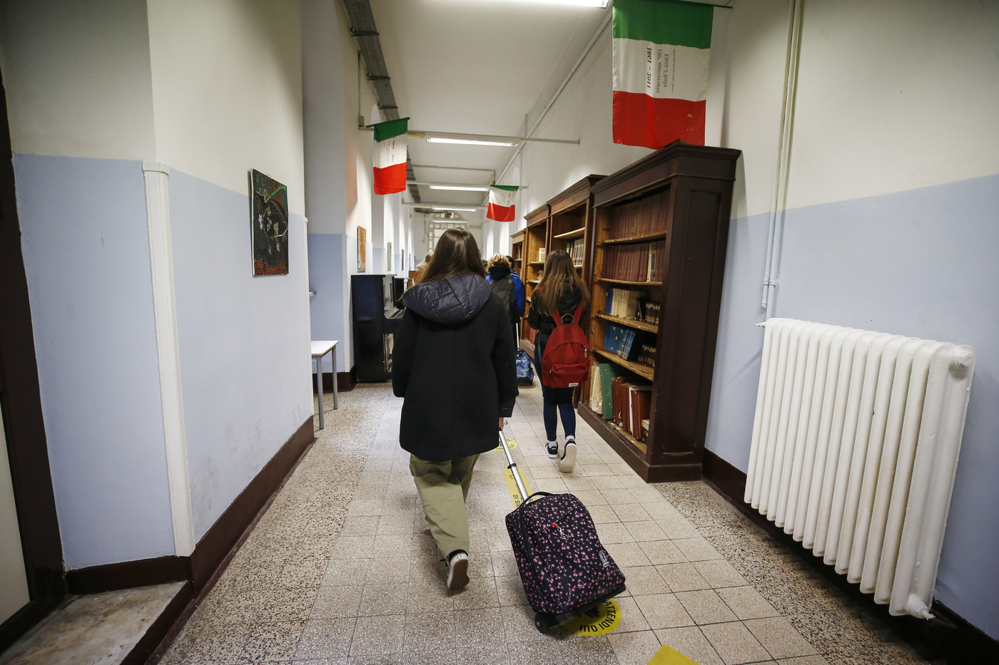 Sondaggio scolastico, studenti più sicuri della Costituzione, meno del terrorismo