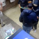 Bologna: rapinarono pizzeria armati di machete, rintracciati 4 giovanissimi