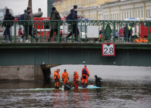 Russia, autobus cade da un ponte a San Pietroburgo: almeno sette morti