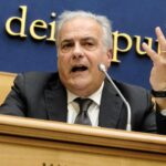 Ilaria Salis, il padre: “Mia figlia non ne può più, bisogna liberarla”