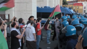 Manifestazione pro Palestina a Roma, tensioni con le forze dell’ordine