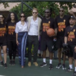 Harry e Meghan in Nigeria, il principe si dà al basket