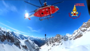 Cuneo, alpinista bloccato a 2.800 m di altezza: lo spettacolare salvataggio con l’elicottero