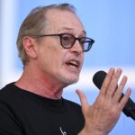 Steve Buscemi aggredito in strada a New York