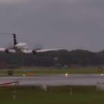 Australia, aereo si trova senza carrello: l’atterraggio d’emergenza è perfetto