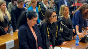 Alessia Pifferi condannata all’ergastolo: impassibile alla lettura della sentenza