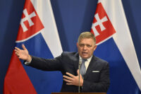 Premier Slovacchia Robert Fico ferito da colpi di armi da fuoco - Foto di Repertorio