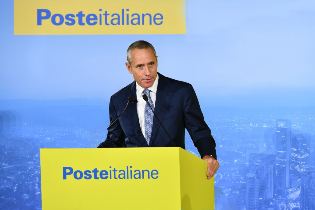 Poste, utili oltre due miliardi. Al lavoro sulle sinergie con Tim