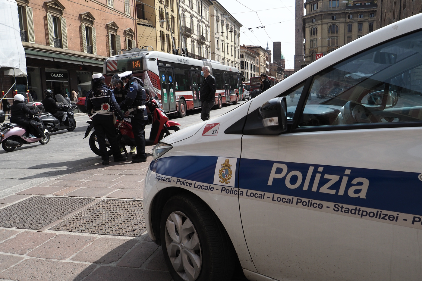 Torino, fingevano violazioni del codice stradale per fare cassa: 11 indagati Torino, fingevano violazioni del codice stradale per fare cassa: 11 indagati