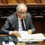 Migranti, Piantedosi: “Da inizio anno arrivi calati del 60%”