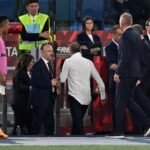 Coppa Italia, Allegri sbotta e distrugge materiale fotografi LaPresse
