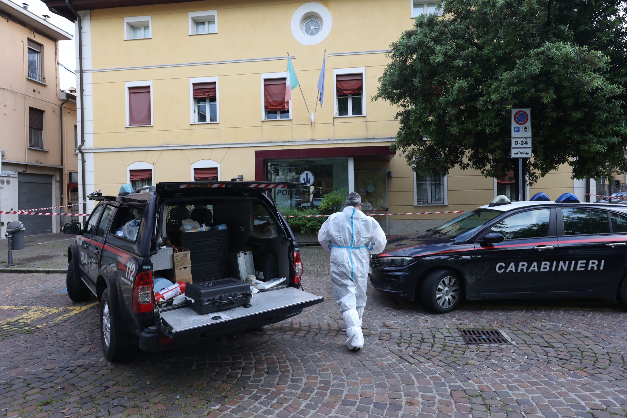 Bologna, vigile spara e uccide una collega