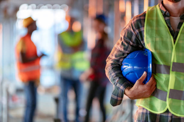 Lavoro, nel primo trimestre del 2025 aumentano gli occupati (+0,9%) Lavoro, nel primo trimestre del 2025 aumentano gli occupati (+0,9%)
