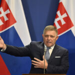 Robert Fico, condizioni stabili per il premier: la prognosi è positiva