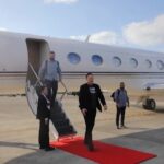 Indonesia, Elon Musk a Bali per lanciare il servizio internet satellitare Starlink