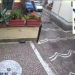 Terremoto Campi Flegrei, il boato e la scossa immortalati in un video