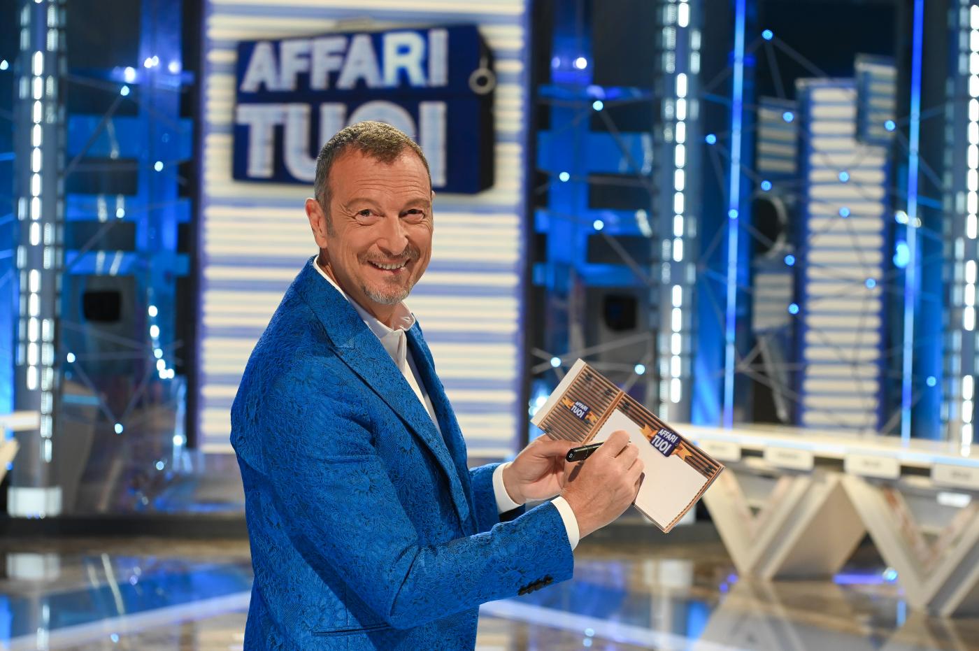 Affari Tuoi, il 1° giugno l’ultima di Amadeus