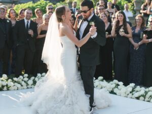 Eminem, la figlia Hailie si sposa: la foto del ballo con il papà