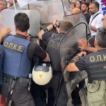 Grecia, nove uomini a processo per naufragio killer: scontri tra polizia e manifestanti