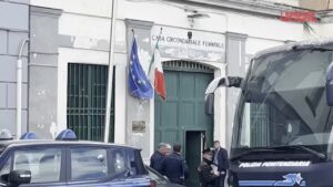 Campi Flegrei, sgomberato il carcere femminile di Pozzuoli