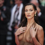 Festival di Cannes, Bella Hadid e l’abito trasparente: le foto delle star sul red carpet