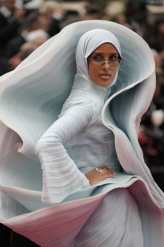 Galleria foto 'Festival di Cannes, Bella Hadid e l’abito trasparente: le foto delle star sul red carpet' - foto 7