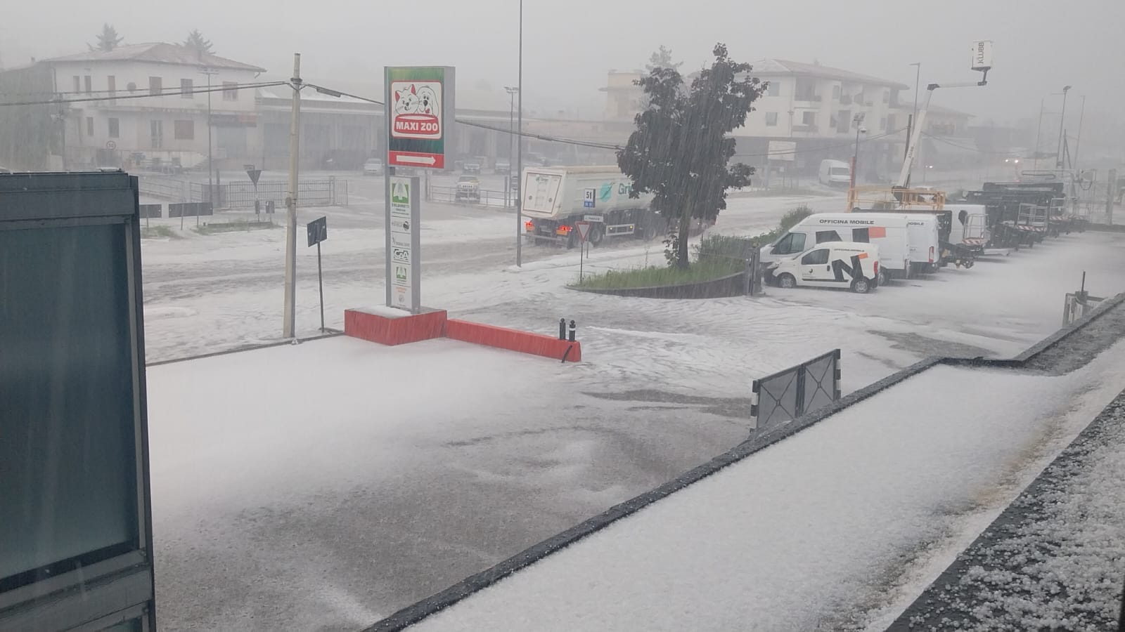 Maltempo, grandine a Torino e in Veneto. Allagamenti nella Bergamasca