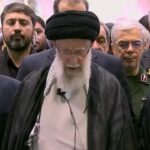 Iran, guida suprema Khameni presiede i funerali di Raisi